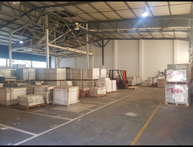 938M² WAREHOUSE FOR SALE IN NORTH RIDING
